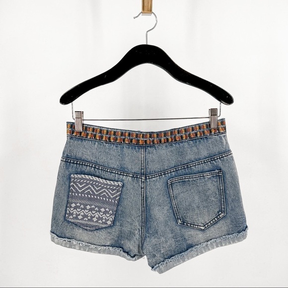 POL Denim BoHo Embroidered Shorts - Picture 2 of 5